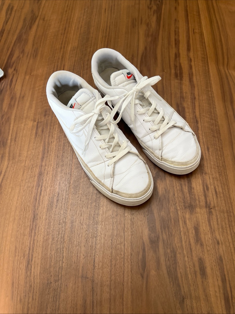 Nike White Low-Top Leather Sneakers Men’s size 11.5
